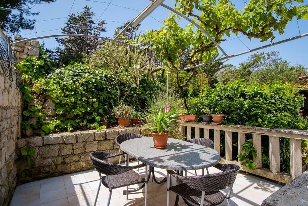 Apartmani Maris Mali Losinj Ngoại thất bức ảnh