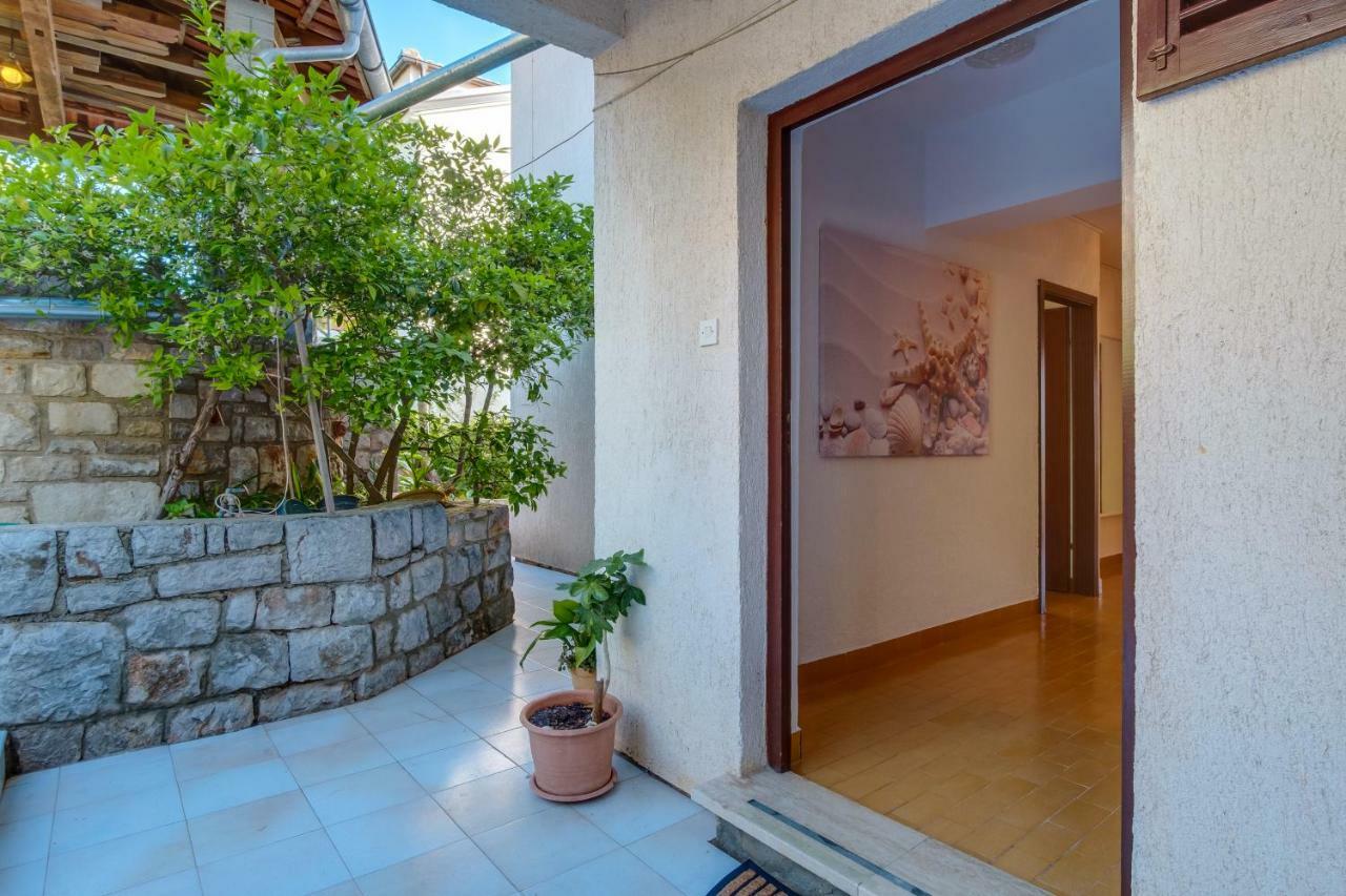Apartmani Maris Mali Losinj Ngoại thất bức ảnh