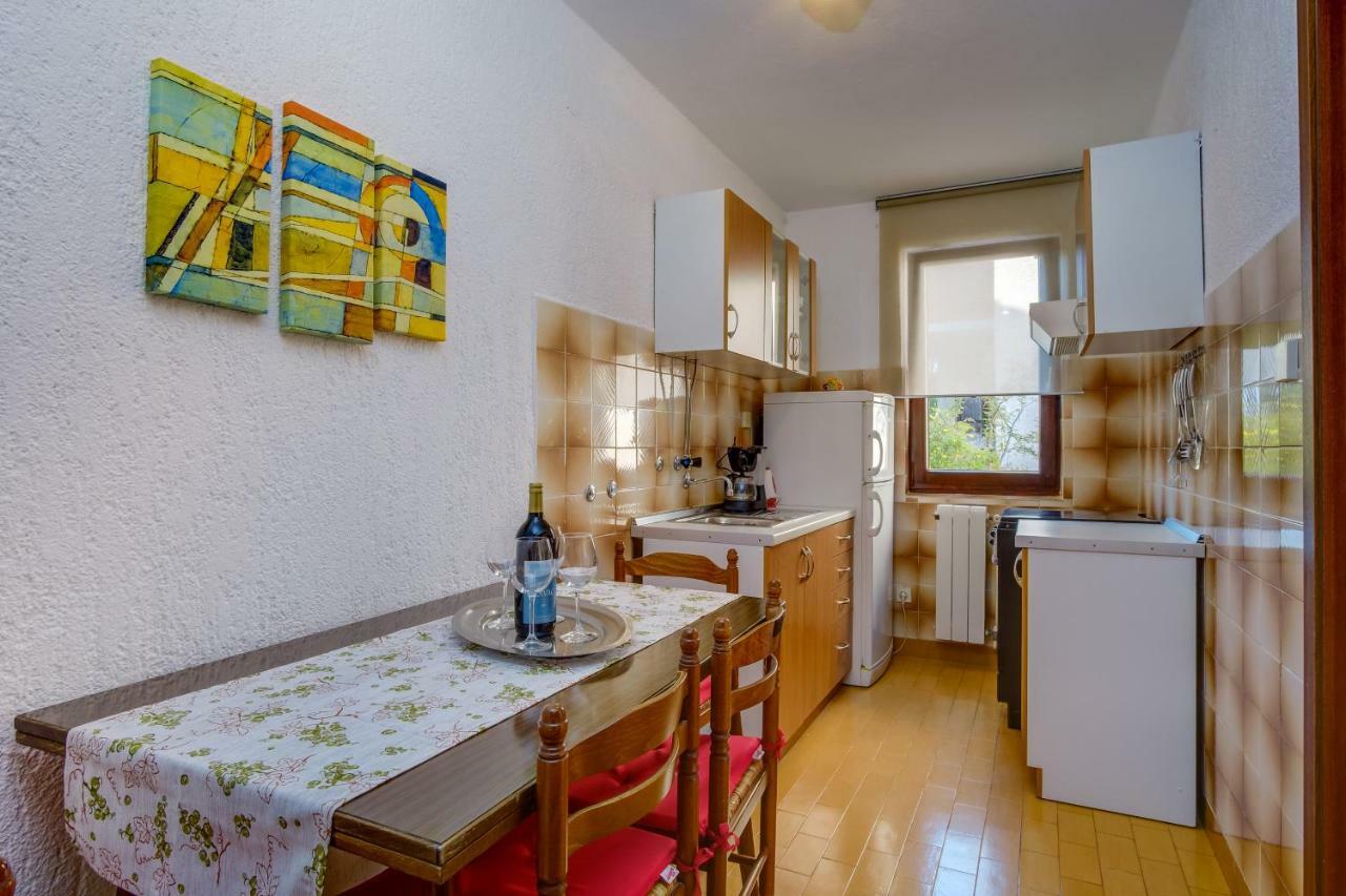 Apartmani Maris Mali Losinj Ngoại thất bức ảnh