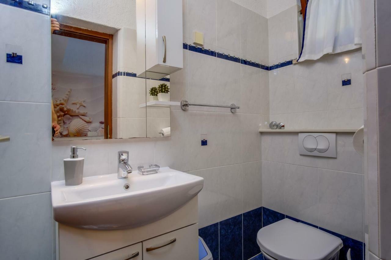 Apartmani Maris Mali Losinj Ngoại thất bức ảnh