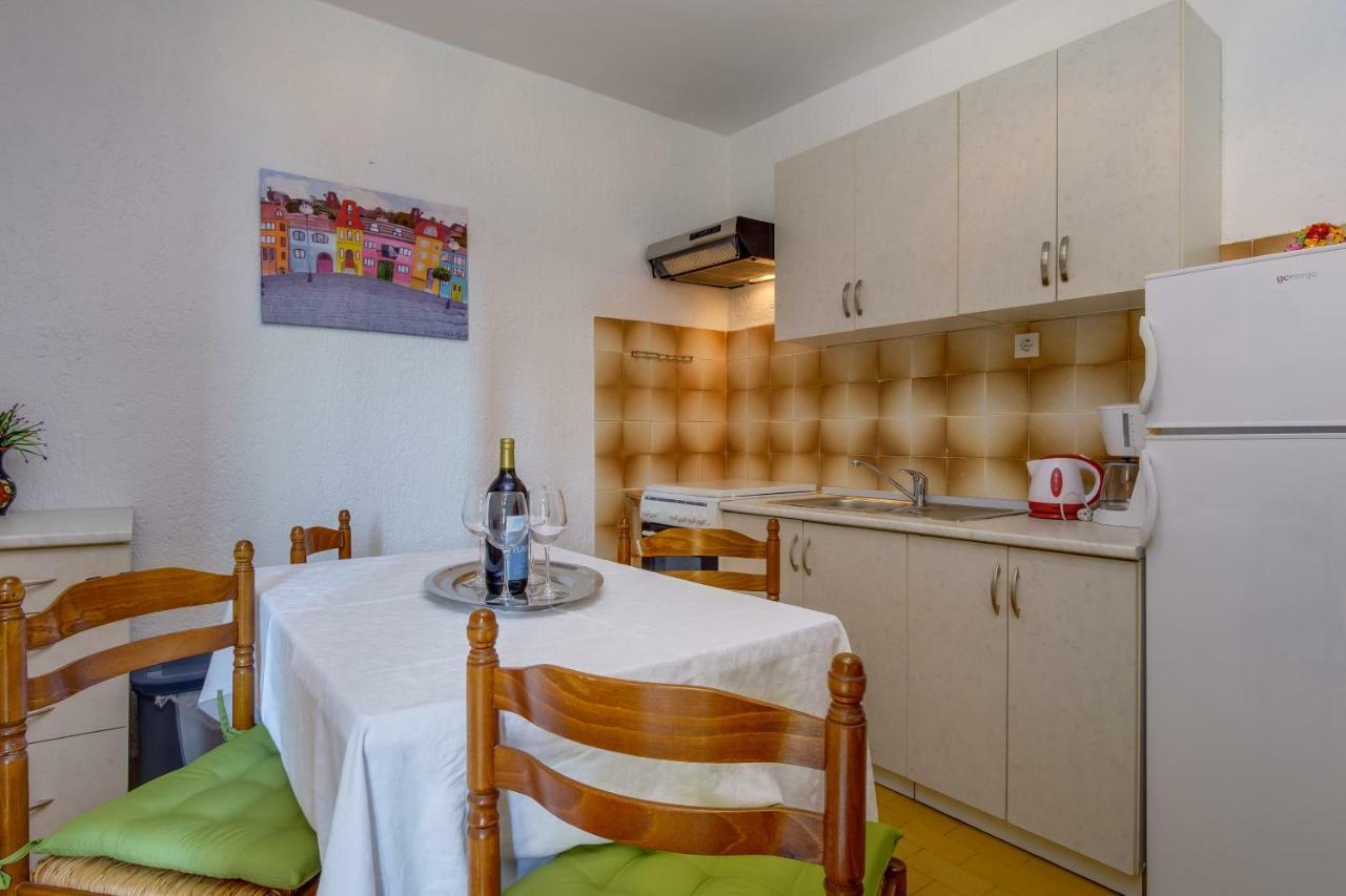 Apartmani Maris Mali Losinj Ngoại thất bức ảnh