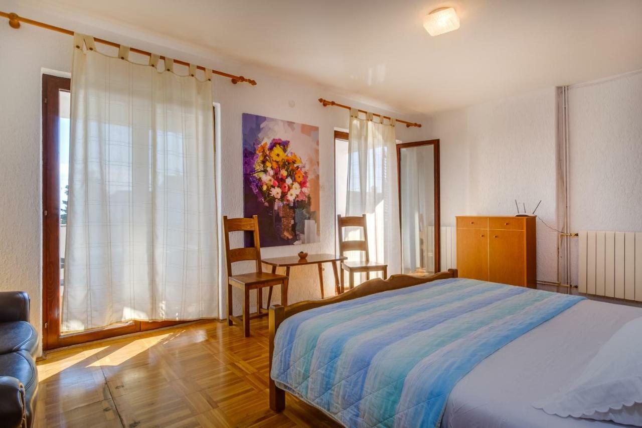 Apartmani Maris Mali Losinj Ngoại thất bức ảnh