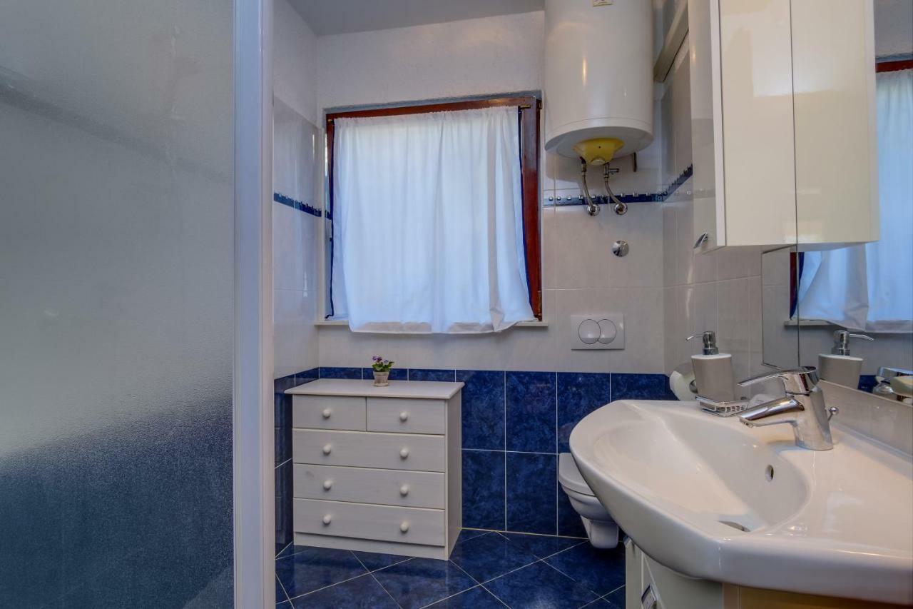 Apartmani Maris Mali Losinj Ngoại thất bức ảnh